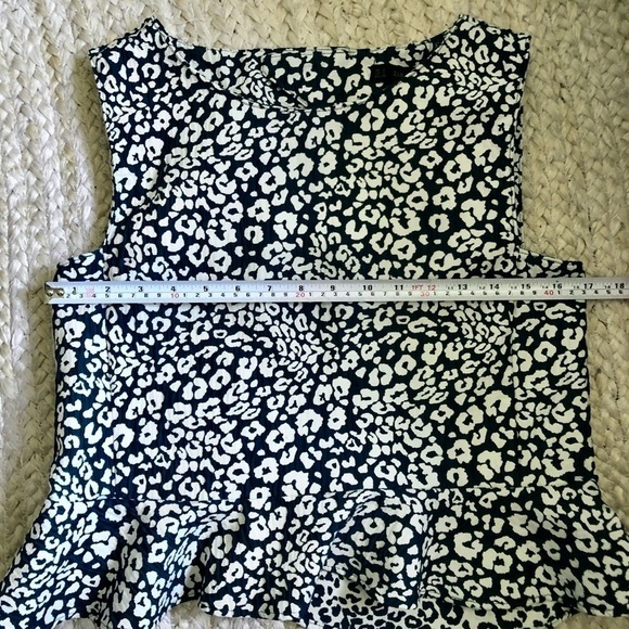 ZARA Animal Print Peplum Blouse Size S Green  & White Sleeveless Top Back button - Picture 7 of 8